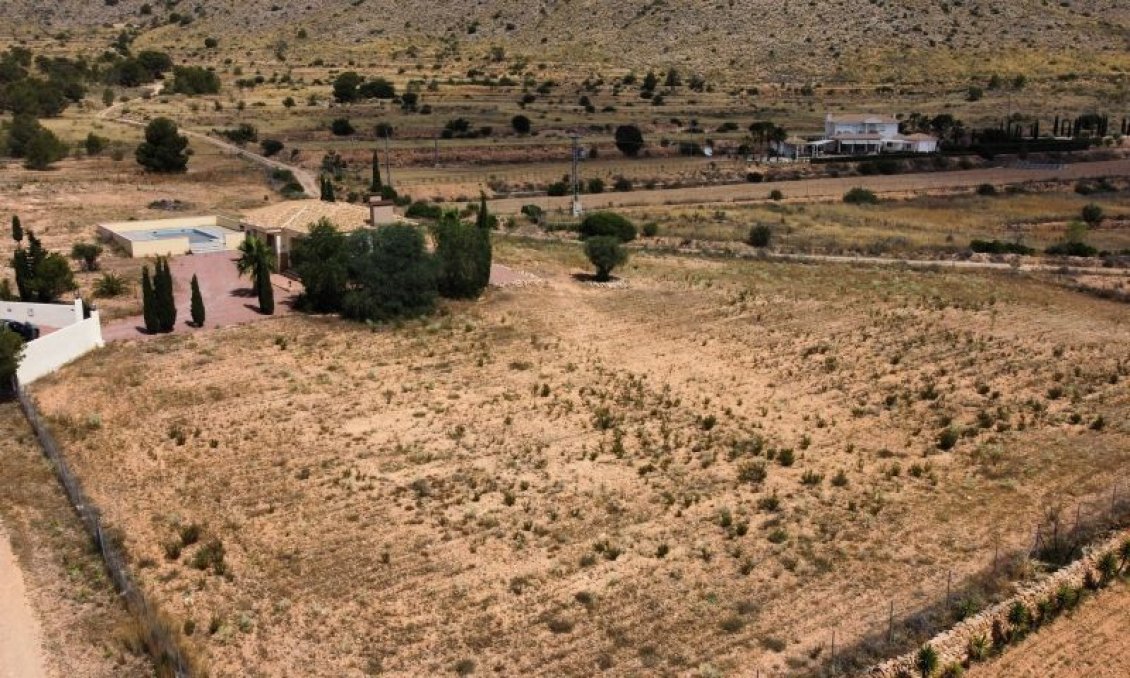 Segunda mano - Villa -
Hondón de las Nieves - Inland