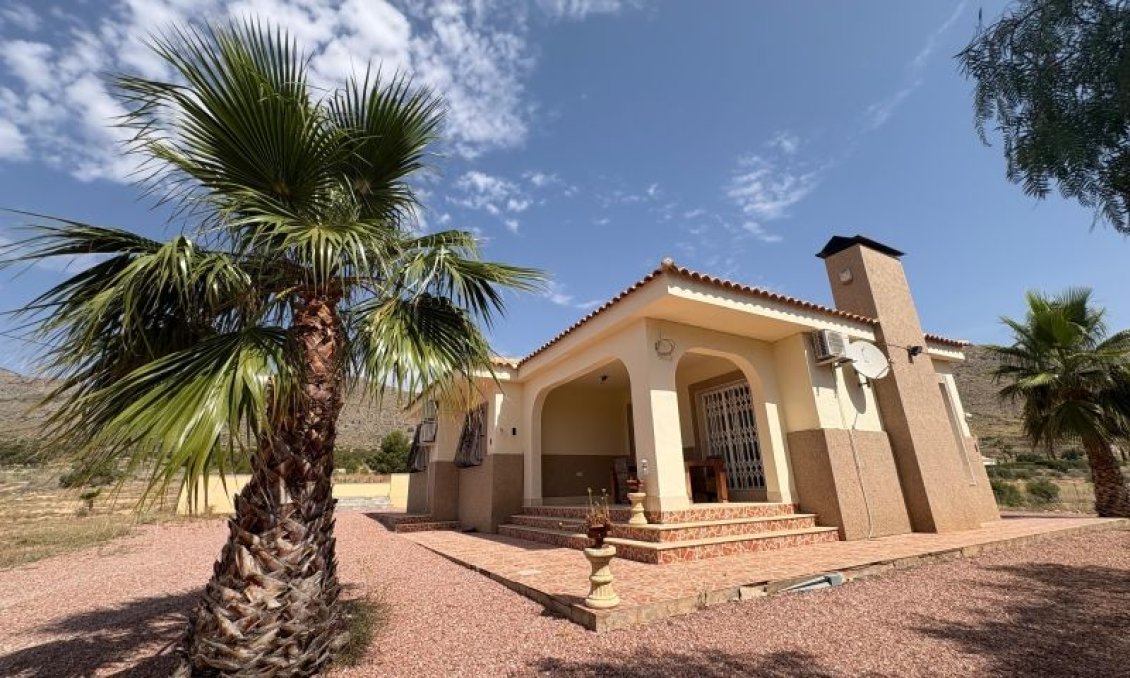Segunda mano - Villa -
Hondón de las Nieves - Inland