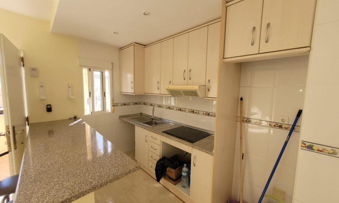 Segunda mano - Bungalow -
San Miguel de Salinas - Inland