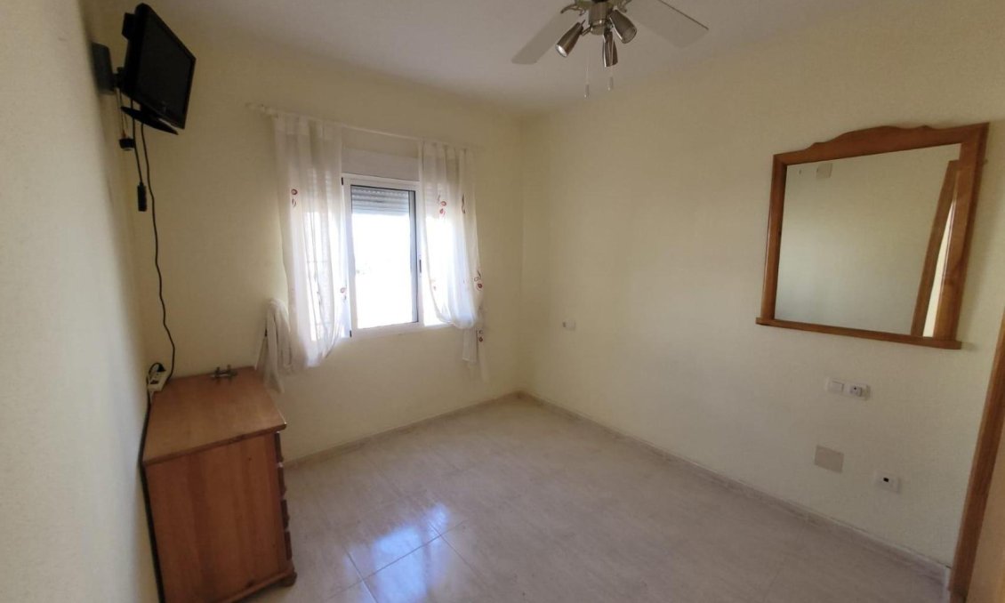 Segunda mano - Bungalow -
San Miguel de Salinas - Inland