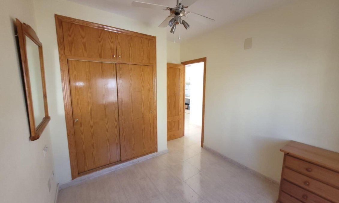 Segunda mano - Bungalow -
San Miguel de Salinas - Inland