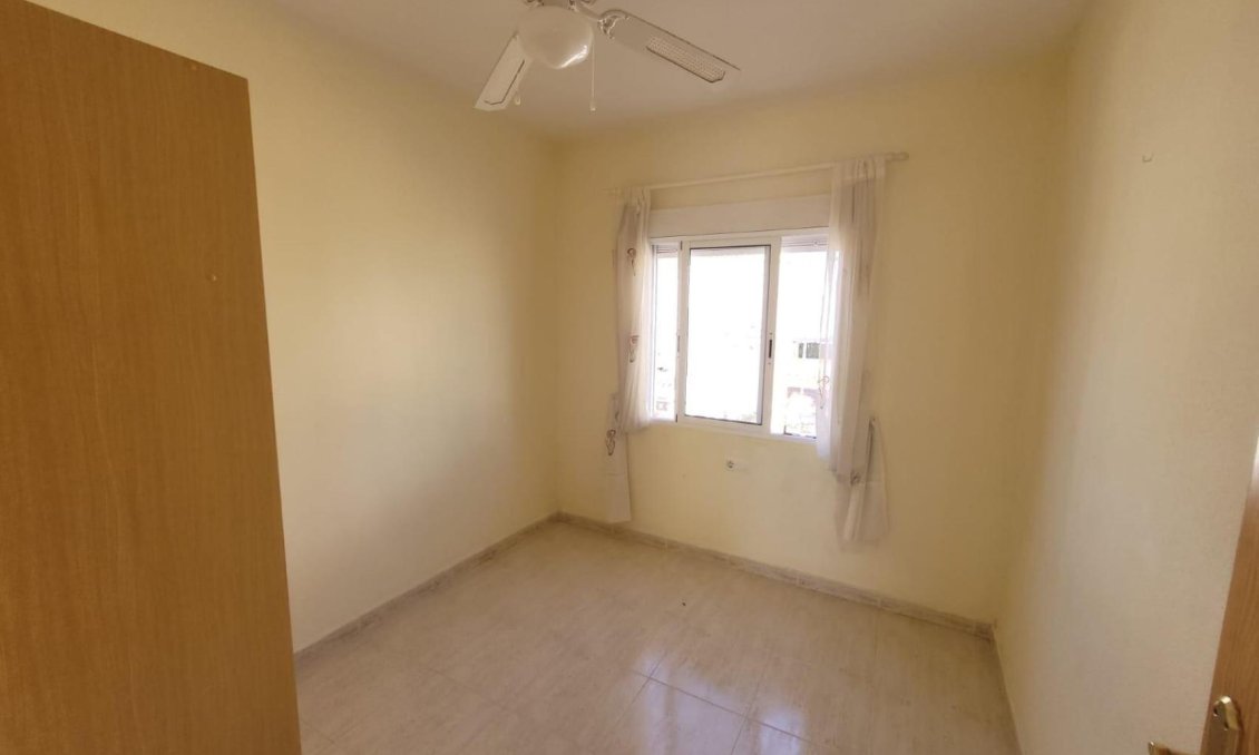 Segunda mano - Bungalow -
San Miguel de Salinas - Inland