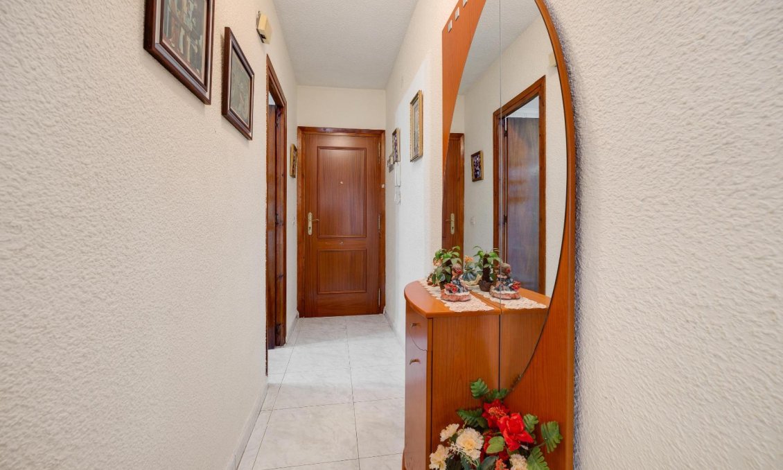 Segunda mano - Apartamento -
Torrevieja - Playa del Cura