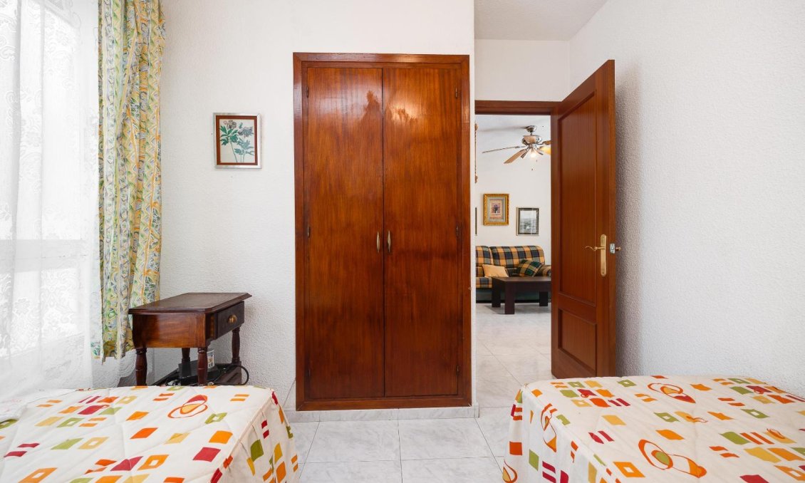Segunda mano - Apartamento -
Torrevieja - Playa del Cura
