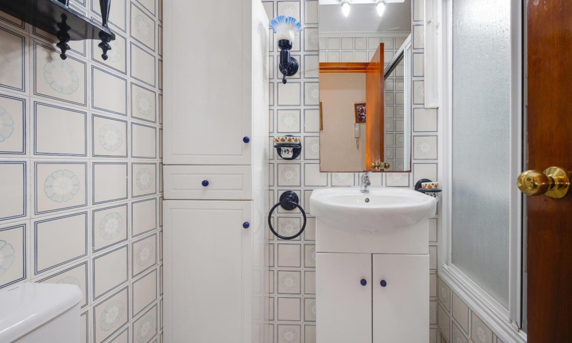 Segunda mano - Apartamento -
Torrevieja - Playa del Cura