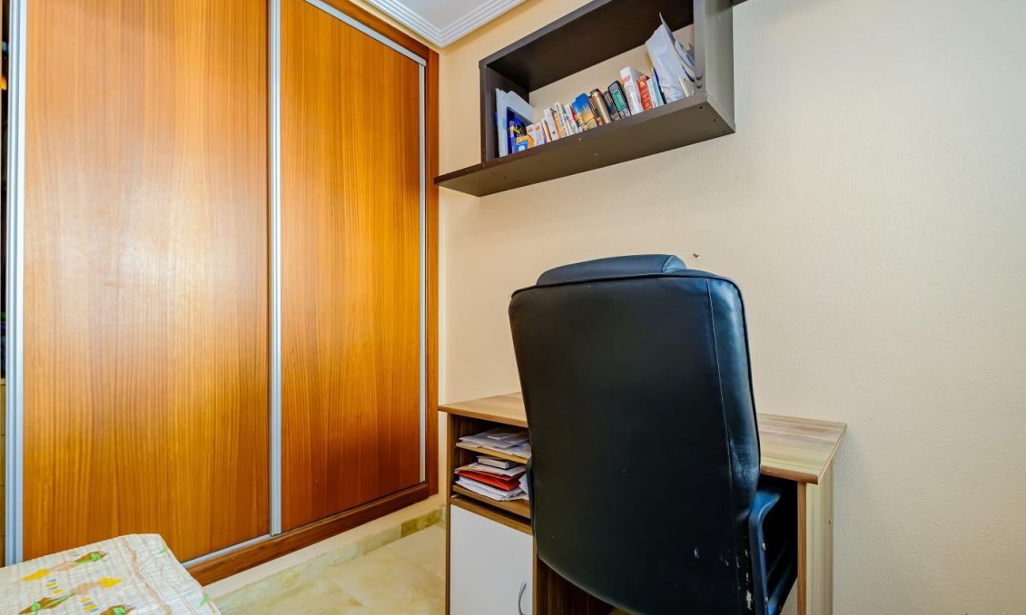 Segunda mano - Apartamento -
Torrevieja - Playa del Cura