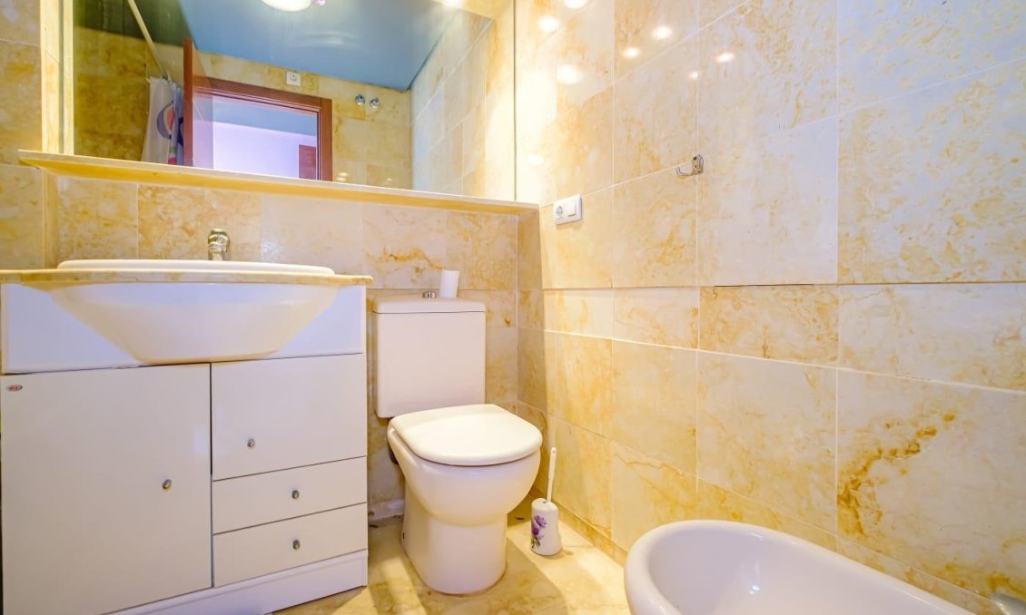 Segunda mano - Apartamento -
Torrevieja - Playa del Cura