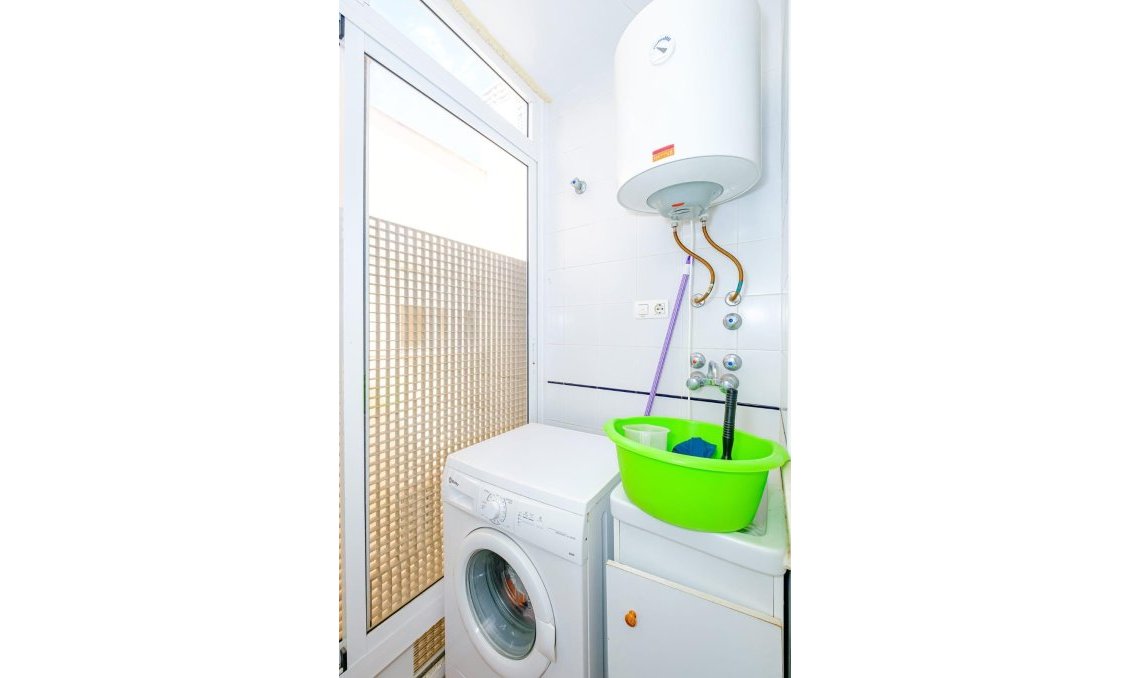 Segunda mano - Apartamento -
Torrevieja - Playa del Cura