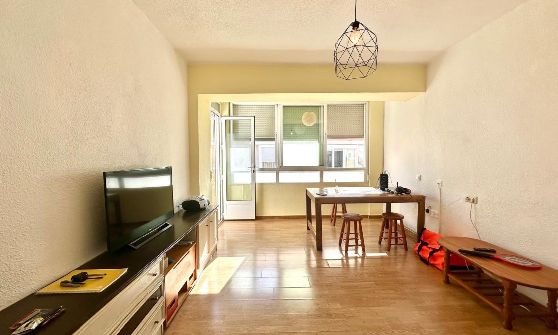 Segunda mano - Apartamento -
Torrevieja - Estacion De Autobuses