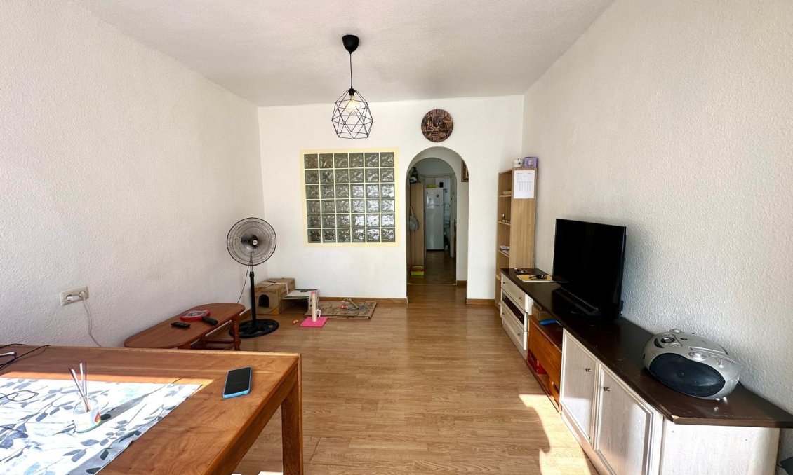 Segunda mano - Apartamento -
Torrevieja - Estacion De Autobuses