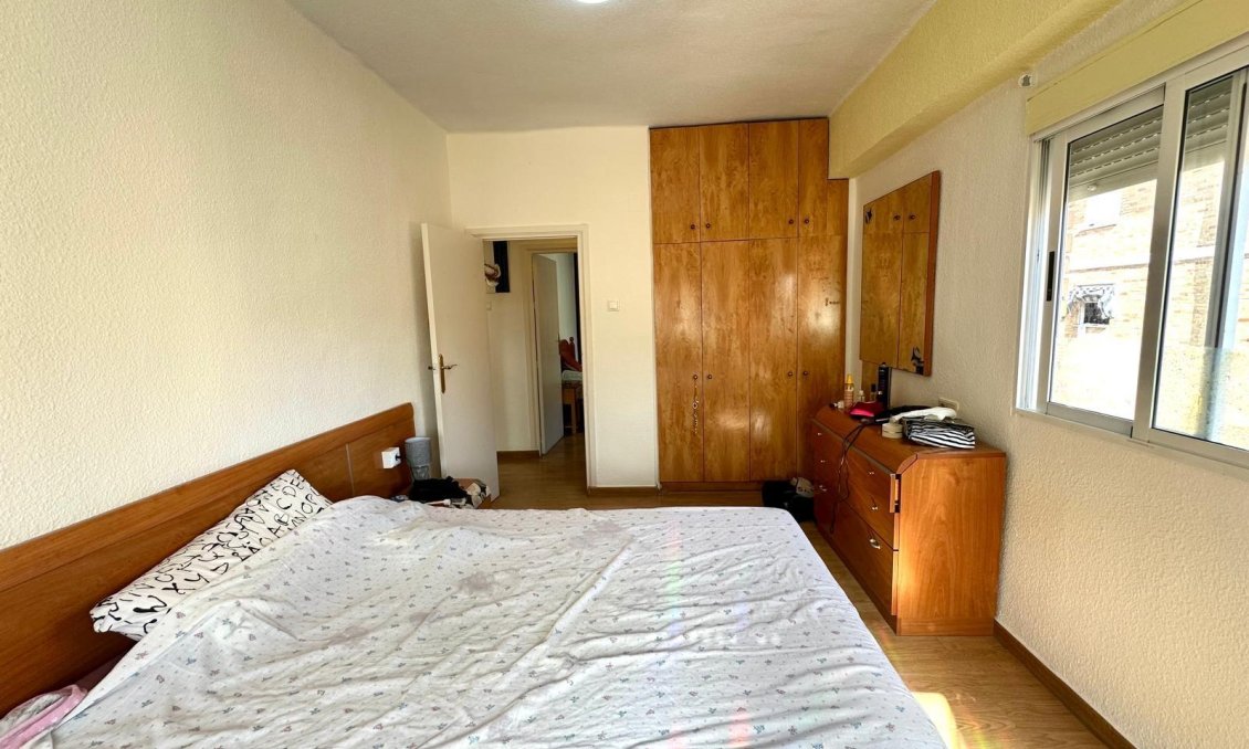 Segunda mano - Apartamento -
Torrevieja - Estacion De Autobuses