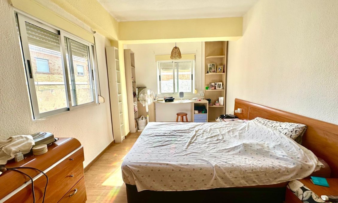 Segunda mano - Apartamento -
Torrevieja - Estacion De Autobuses