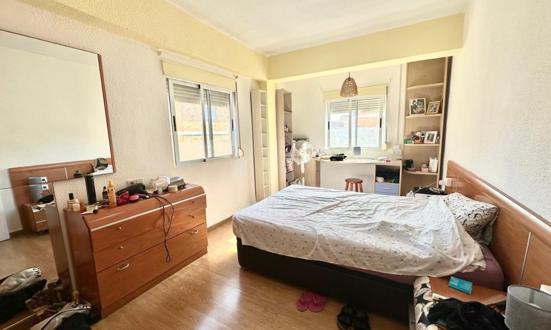 Segunda mano - Apartamento -
Torrevieja - Estacion De Autobuses