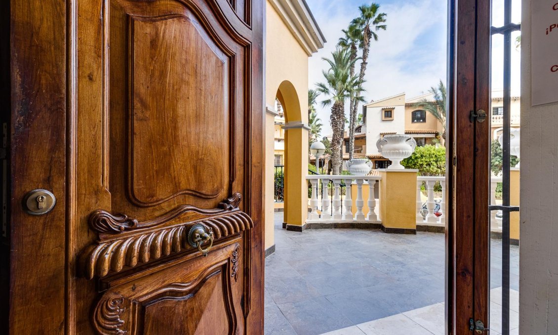 Segunda mano - Apartamento -
Torrevieja - Playa de los Locos