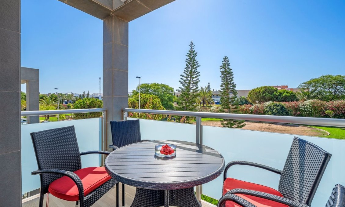 Segunda mano - Bungalow -
Punta Prima - Costa Blanca
