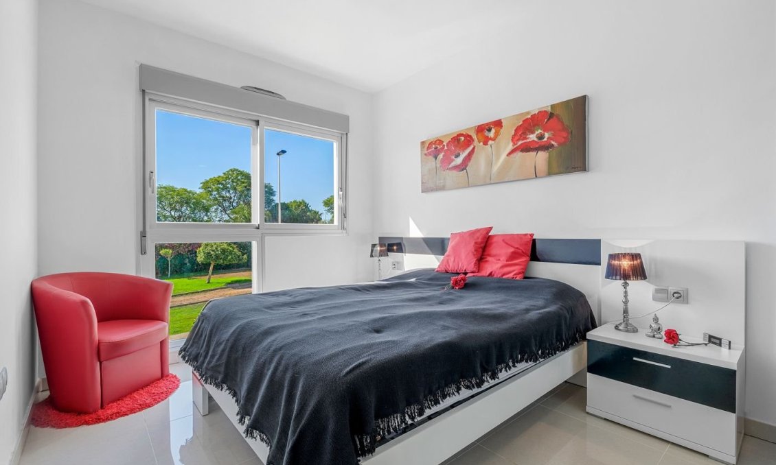 Segunda mano - Bungalow -
Punta Prima - Costa Blanca