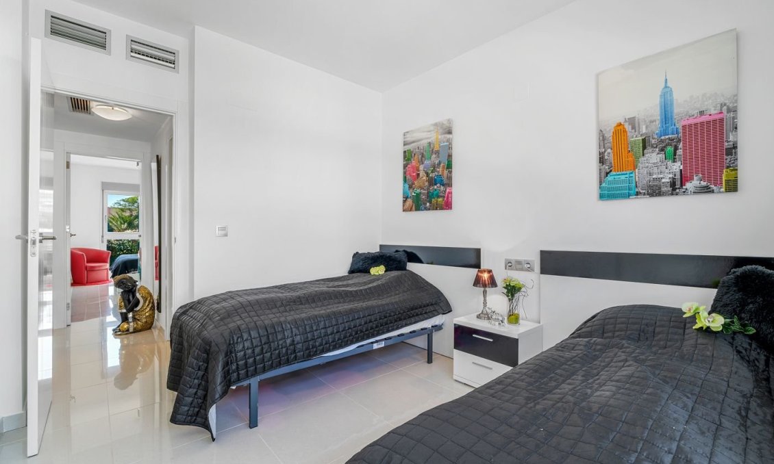 Segunda mano - Bungalow -
Punta Prima - Costa Blanca
