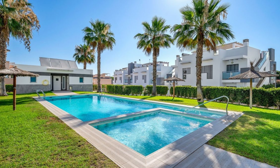 Segunda mano - Bungalow -
Punta Prima - Costa Blanca
