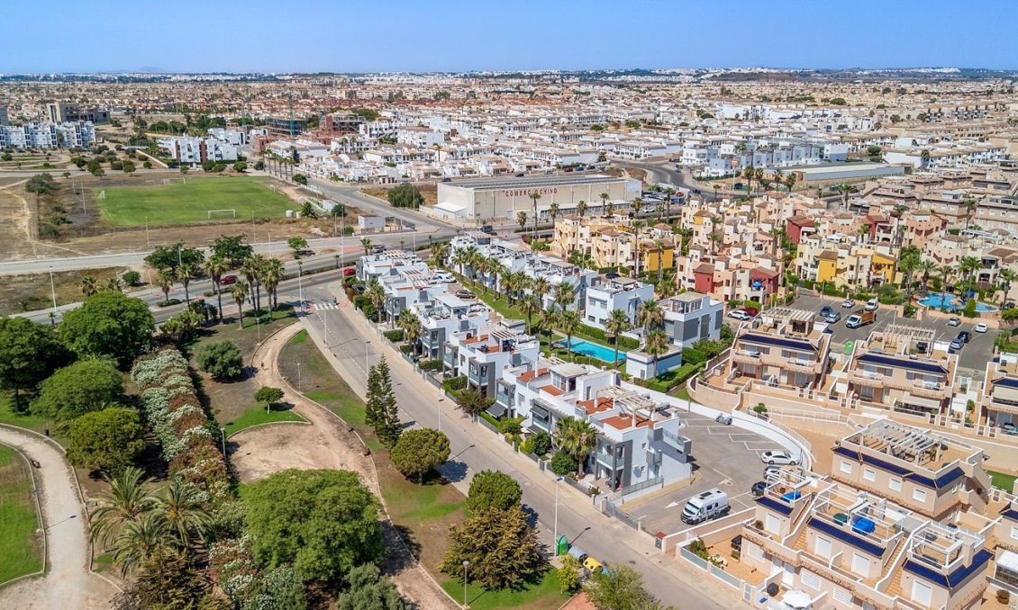 Segunda mano - Bungalow -
Punta Prima - Costa Blanca