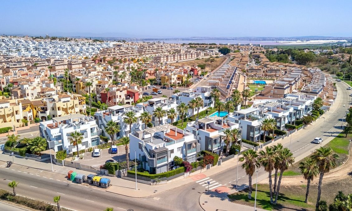 Segunda mano - Bungalow -
Punta Prima - Costa Blanca