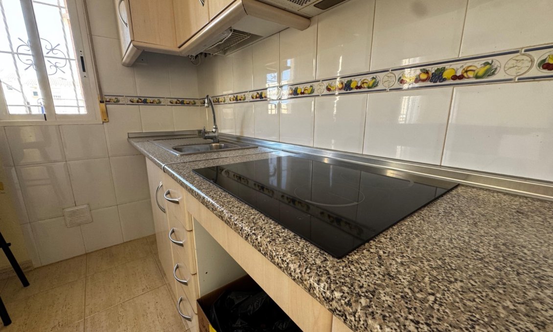 Segunda mano - Apartamento -
San Miguel de Salinas - Inland