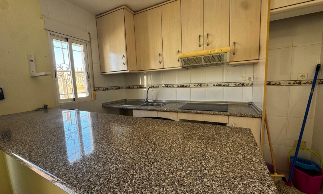 Segunda mano - Apartamento -
San Miguel de Salinas - Inland