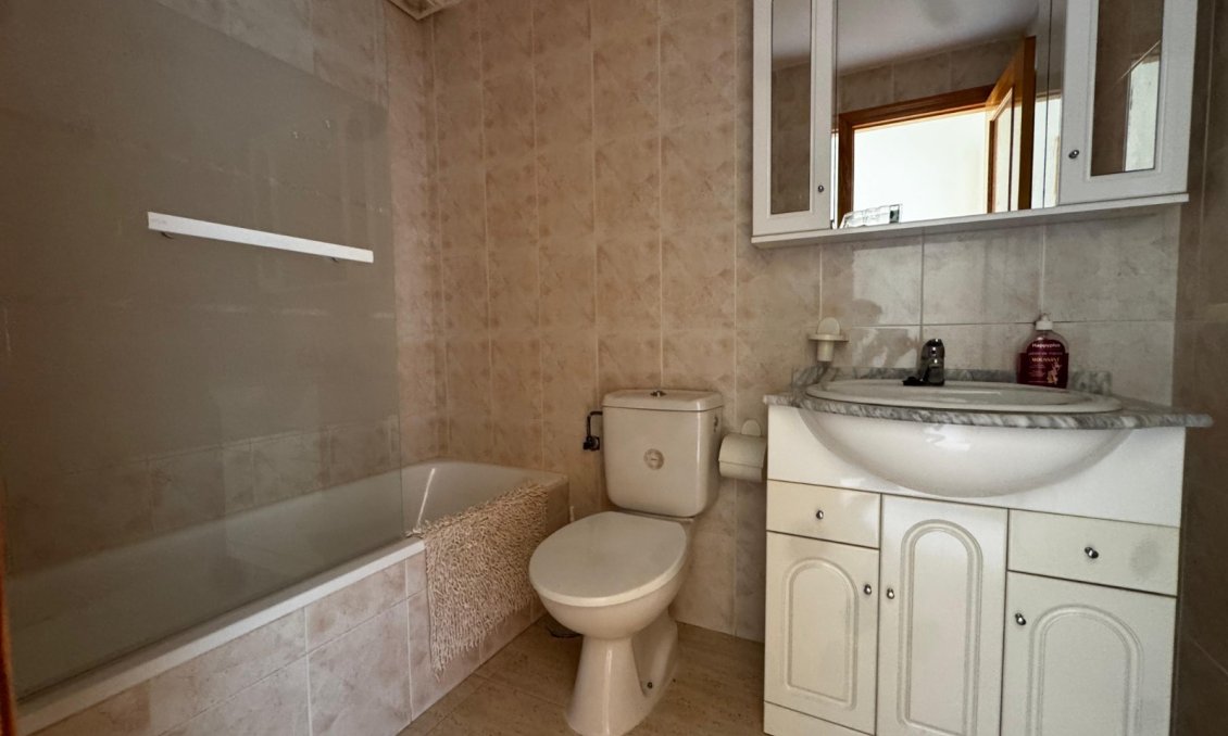 Segunda mano - Apartamento -
San Miguel de Salinas - Inland