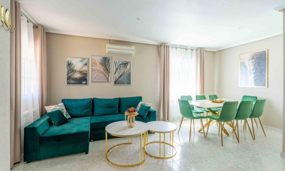 Segunda mano - Villa -
Orihuela Costa - Punta Prima