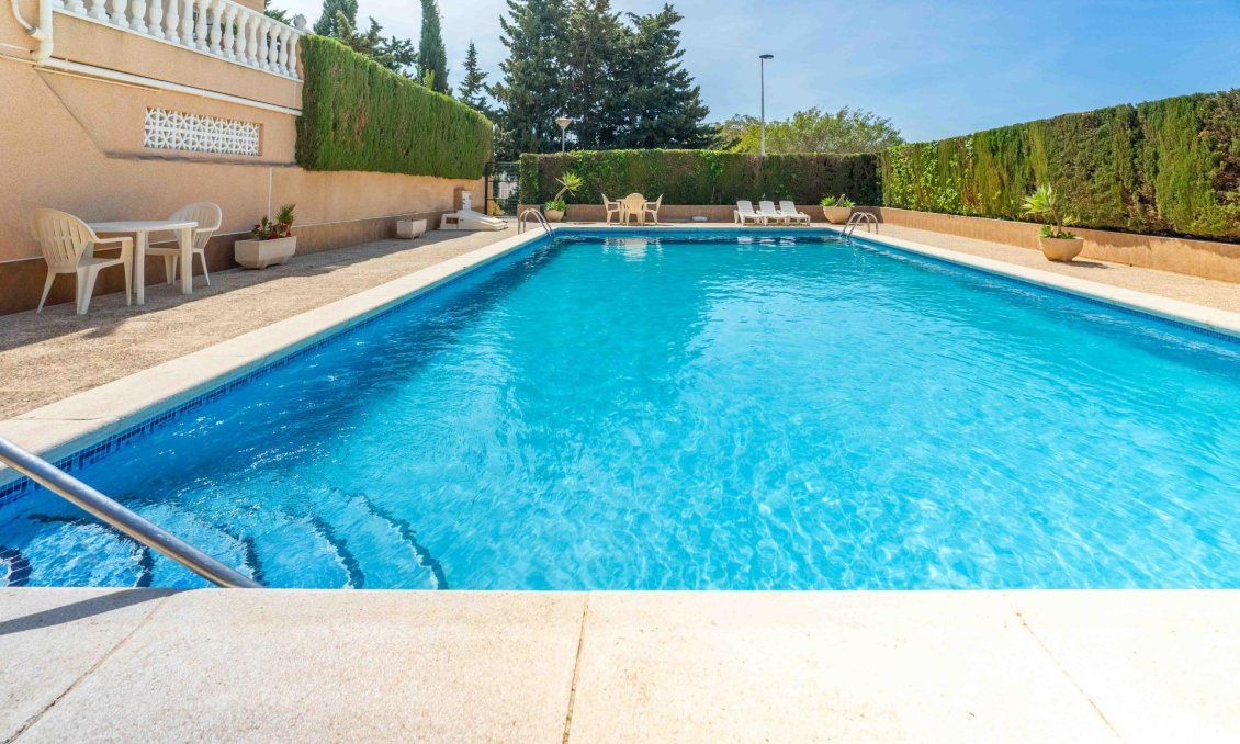 Segunda mano - Villa -
Orihuela Costa - Punta Prima