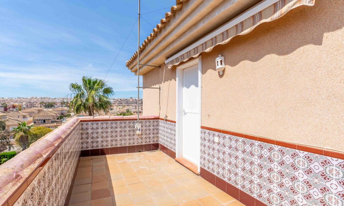 Segunda mano - Villa -
Orihuela Costa - Punta Prima