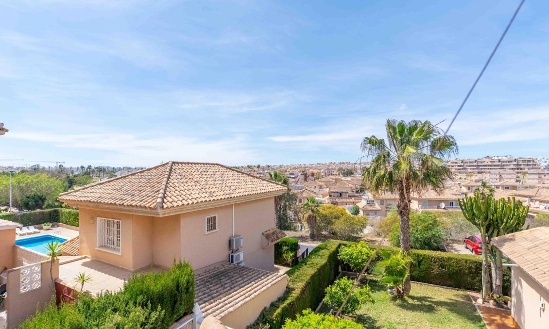 Segunda mano - Villa -
Orihuela Costa - Punta Prima