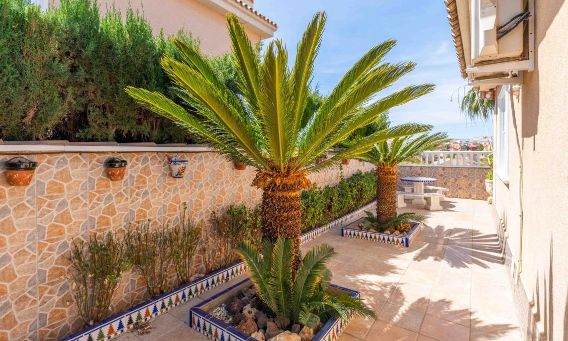 Segunda mano - Villa -
Orihuela Costa - Punta Prima