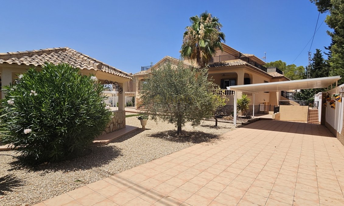 Segunda mano - Villa -
Pinar de Campoverde - Inland