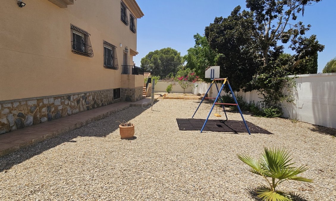 Segunda mano - Villa -
Pinar de Campoverde - Inland