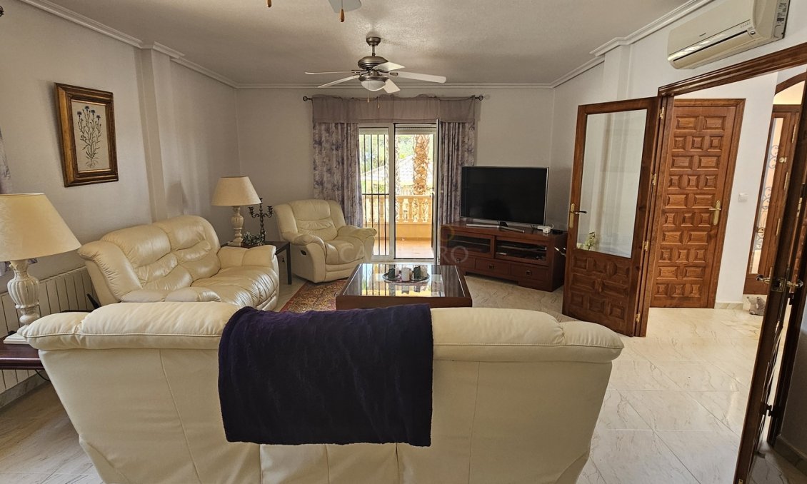Segunda mano - Villa -
Pinar de Campoverde - Inland