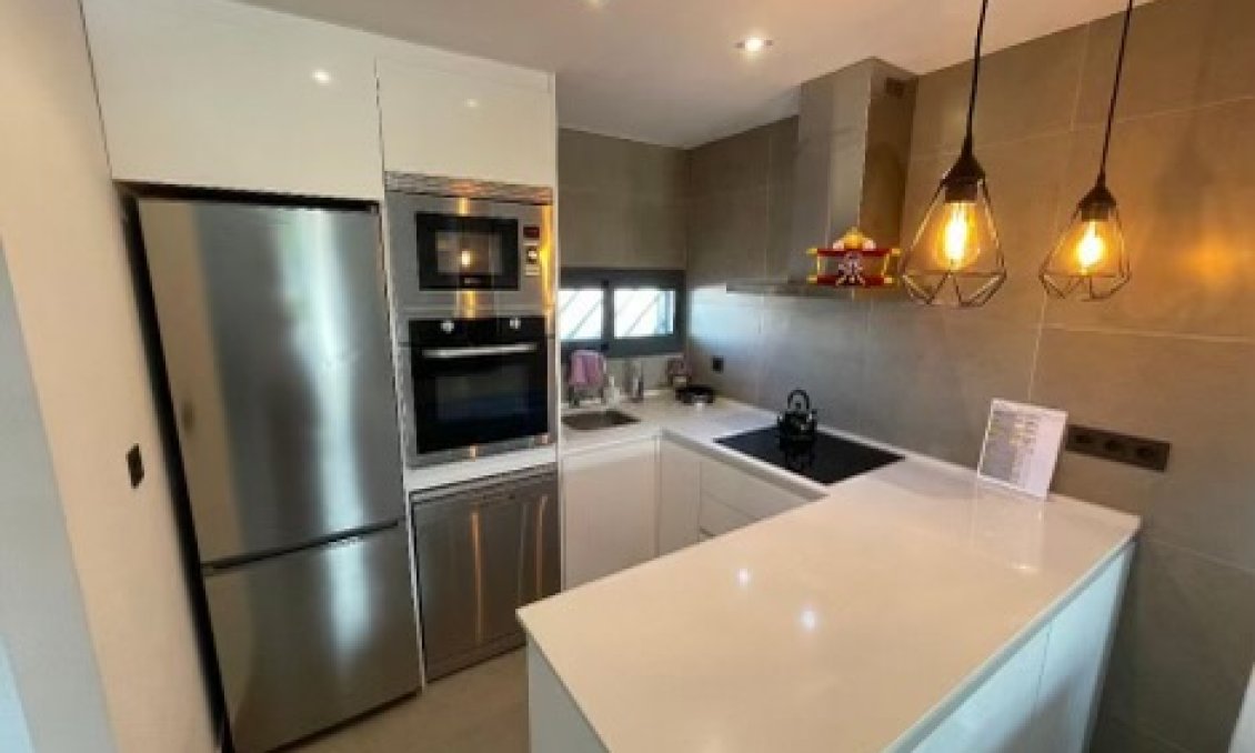 Segunda mano - Apartamento -
El Raso - Costa Blanca