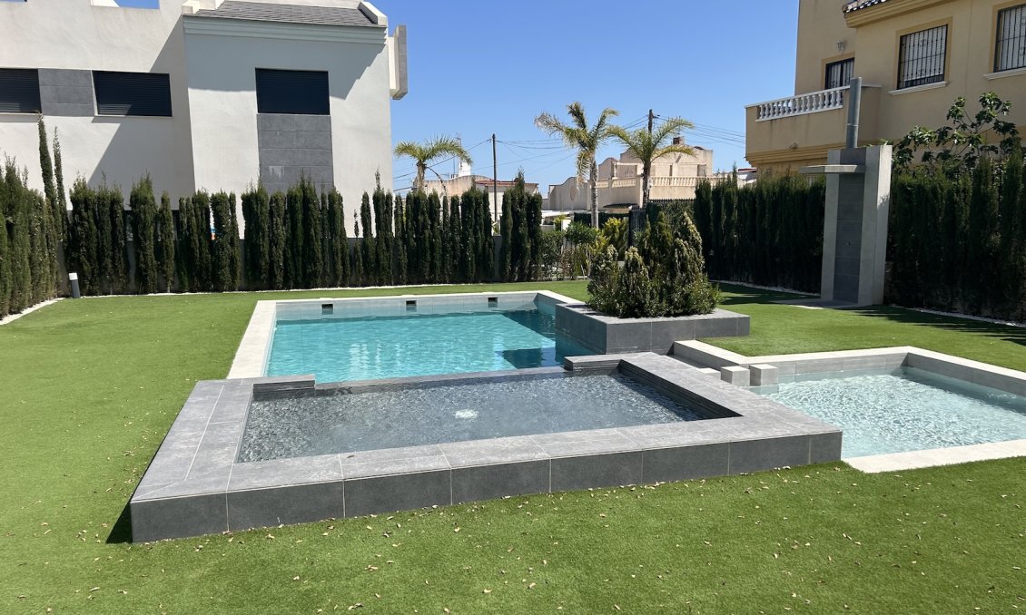 Segunda mano - Apartamento -
Los Balcones - Costa Blanca