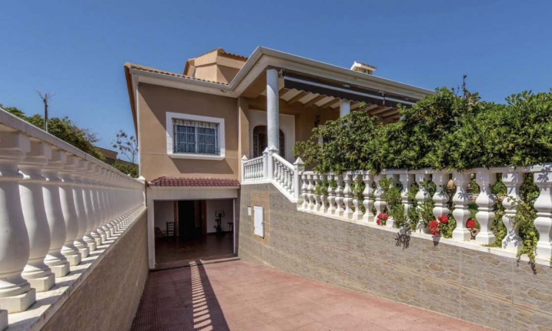 Segunda mano - Villa -
La Mata - Costa Blanca