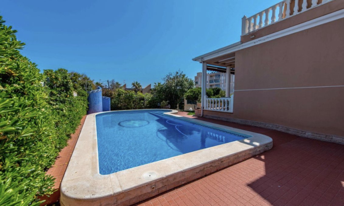 Segunda mano - Villa -
La Mata - Costa Blanca