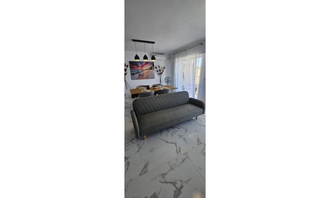 Segunda mano - Apartamento -
Orihuela Costa - Punta Prima