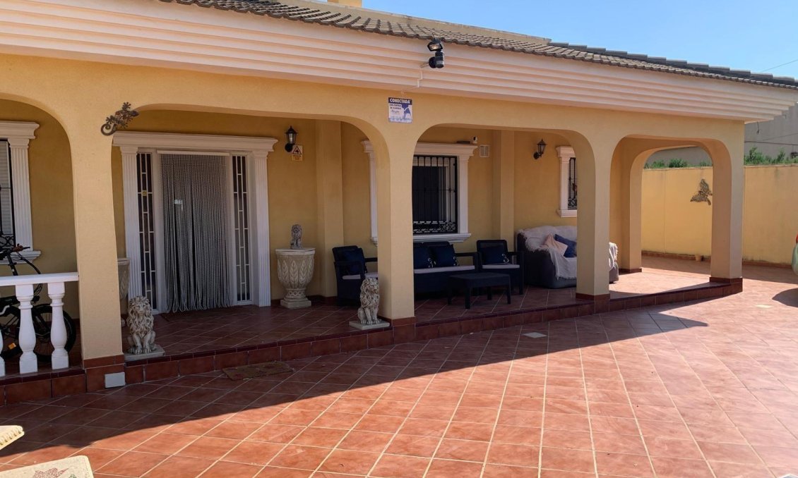 Resale - Villa -
Torrevieja - Los Balcones - Los Altos del Edén