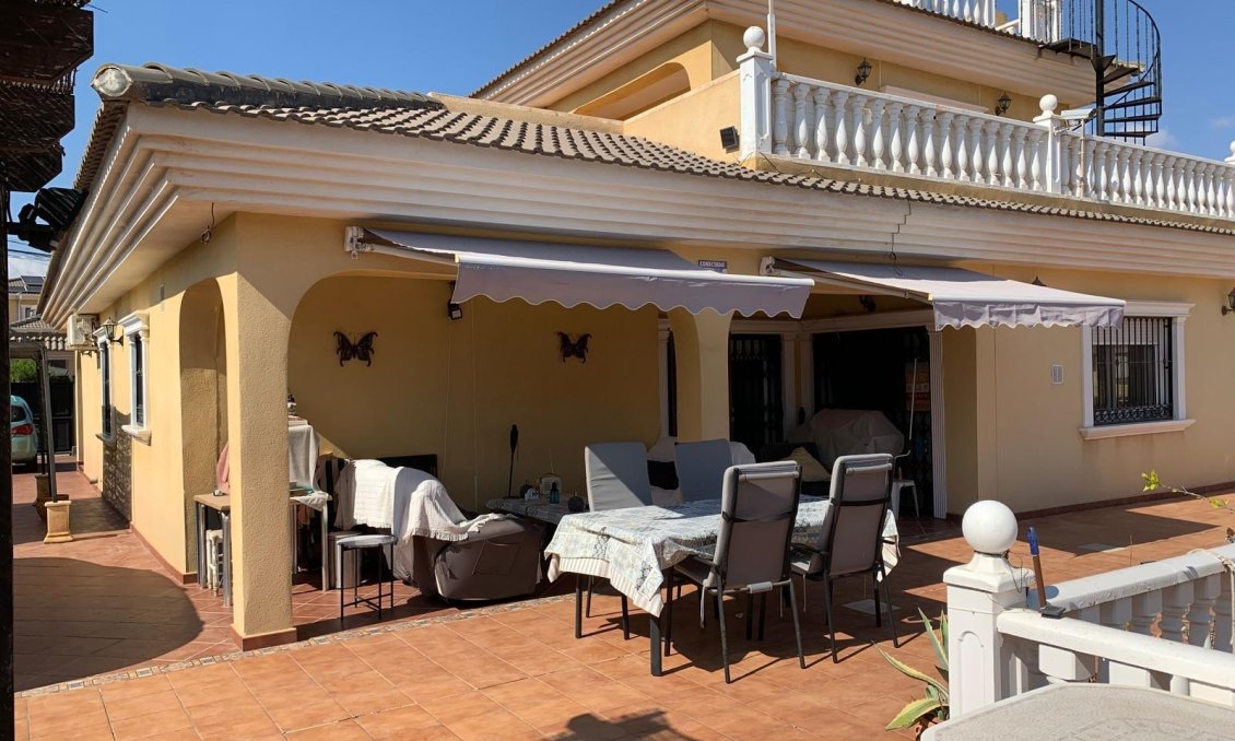 Resale - Villa -
Torrevieja - Los Balcones - Los Altos del Edén