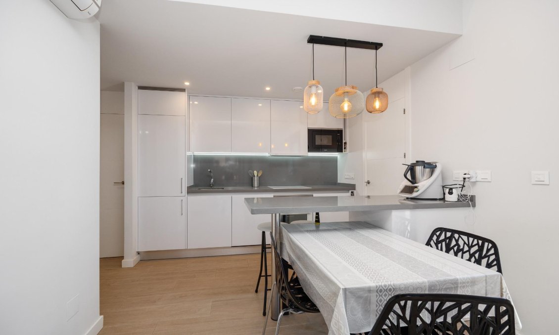 Segunda mano - Apartamento -
Orihuela Costa - Villamartín-las Filipinas