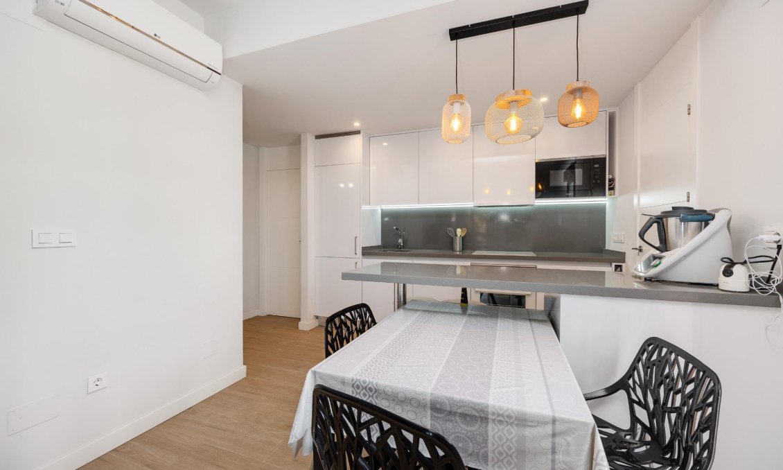 Segunda mano - Apartamento -
Orihuela Costa - Villamartín-las Filipinas