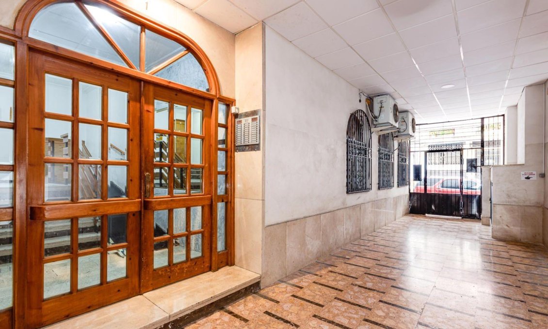 Segunda mano - Apartamento -
Torrevieja - Centro