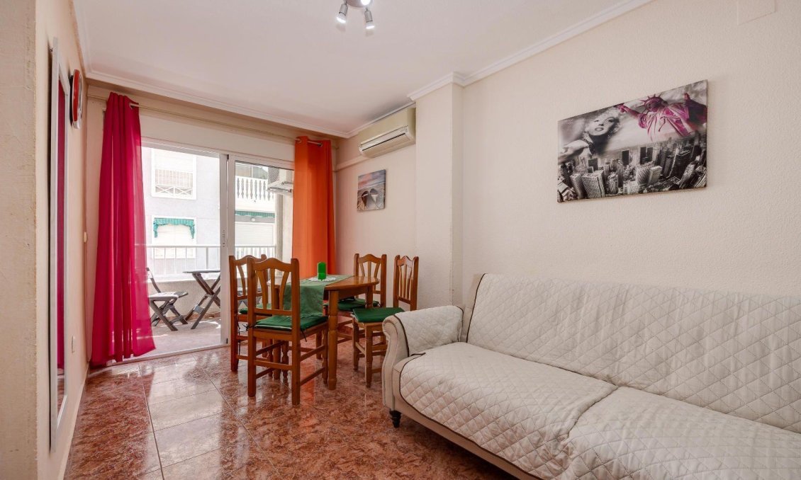 Segunda mano - Apartamento -
Torrevieja - Centro