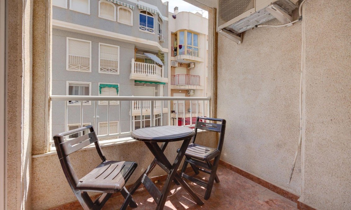 Segunda mano - Apartamento -
Torrevieja - Centro