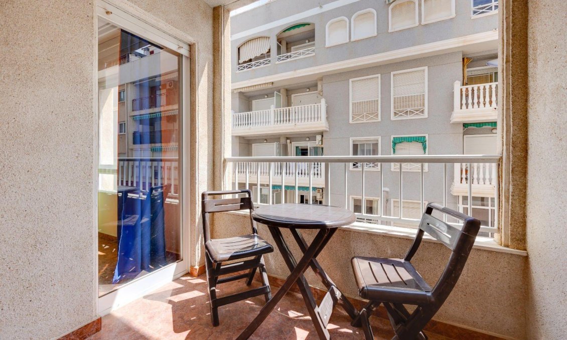 Segunda mano - Apartamento -
Torrevieja - Centro