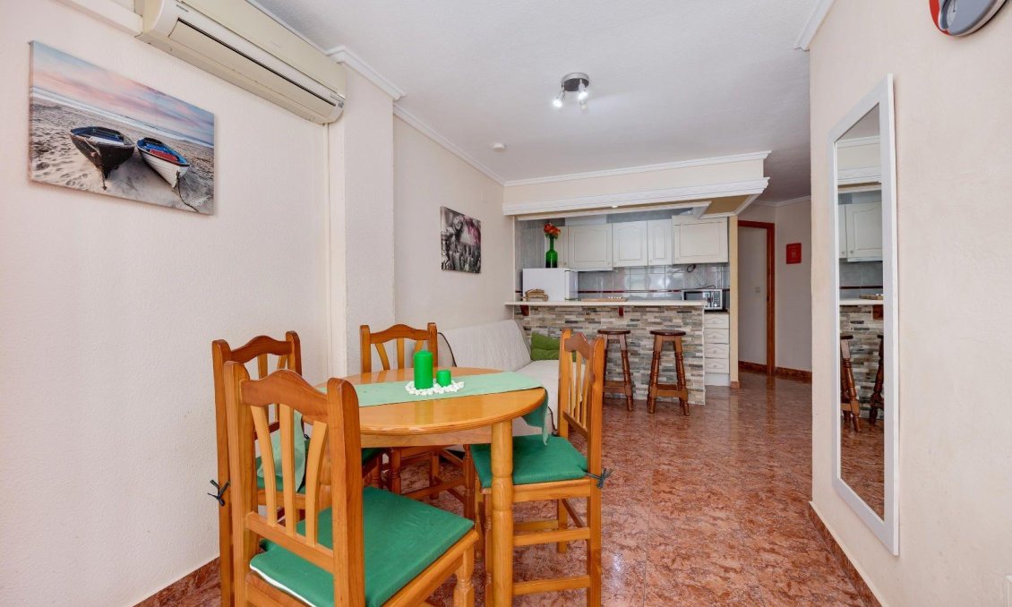 Segunda mano - Apartamento -
Torrevieja - Centro