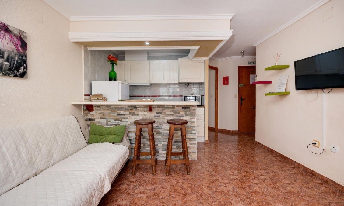 Segunda mano - Apartamento -
Torrevieja - Centro